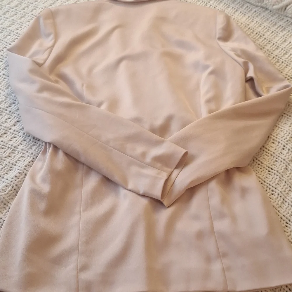 H&M Soft pink Suit Jacket w/ Inside Snap 2 lg Pockets & Tie Size 4 - Picture 6 of 7